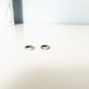 [SOLD] 14k solid white gold earrings